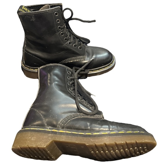 DR MARTEN'S women's 1460 8-eye smooth vintage made in England lace up boots, 6. - Picture 2 of 5